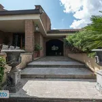 Rent 6 bedroom house of 310 m² in Rome