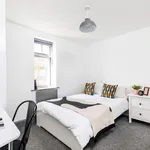 Rent 3 bedroom apartment in Leeds