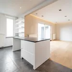 Huur 4 slaapkamer appartement van 259 m² in Brussels