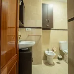 Rent 5 bedroom apartment of 68 m² in Málaga