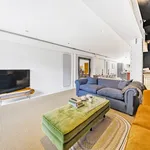 Rent 2 bedroom flat in Green