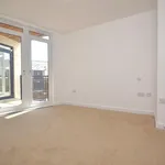 Flat to rent in High Street, Reading RG1