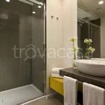 Rent 4 bedroom apartment of 147 m² in Milan