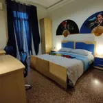 Rent a room in genoa