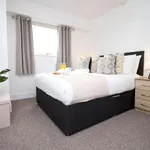 Rent 2 bedroom flat of 797 m² in Cardiff