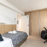 Rent 4 bedroom apartment in Valencia