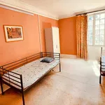 Rent 8 bedroom house in Paris