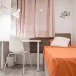 Rent a room of 101 m² in madrid