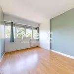 Rent 4 bedroom apartment of 99 m² in Élancourt