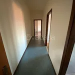 Rent 4 bedroom apartment of 80 m² in Adria