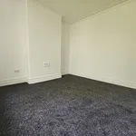 Rent 3 bedroom flat in Preston