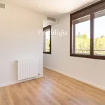 Rent 3 bedroom apartment of 90 m² in Sant Cugat del Vallès