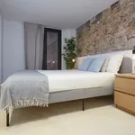 Rent 4 bedroom apartment of 70 m² in Barcelona