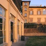 Affitto 2 camera appartamento di 110 m² in Firenze