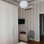 Rent 2 bedroom house of 65 m² in Milan