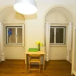 Rent a room of 180 m² in lisbon