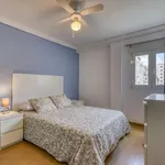 Rent a room of 80 m² in valencia