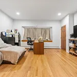 Rent 3 bedroom apartment in Jersey City