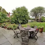 Rent 5 bedroom house in South East England