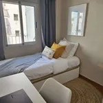 Rent a room of 90 m² in valencia