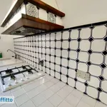 Affitto 3 camera appartamento di 93 m² in Bologna