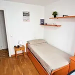 Rent 4 bedroom apartment of 130 m² in Madrid