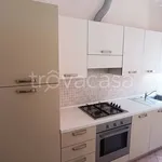 Rent 4 bedroom apartment of 60 m² in Adria