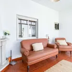 Rent a room of 98 m² in lisbon