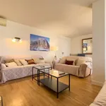 Rent a room of 280 m² in barcelona