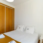 Rent 2 bedroom apartment of 120 m² in Caniço