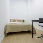 Rent a room of 80 m² in valencia