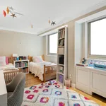 Rent 4 bedroom apartment of 278 m² in New York