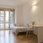 Rent a room of 80 m² in milan