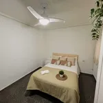 Rent a room of 100 m² in valencia