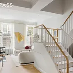 Rent 6 bedroom house of 615 m² in New York City