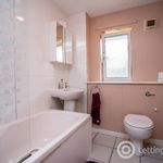 Rent 2 bedroom flat in Aberdeen