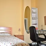 Rent 4 bedroom apartment in Valencia