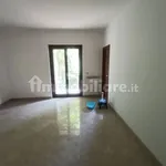 Affitto 5 camera appartamento di 130 m² in Salerno