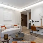 Rent 4 bedroom apartment of 117 m² in Madrid