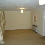 Rent 2 bedroom flat in East Hampshire