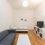 Rent 1 bedroom apartment of 32 m² in Berlin