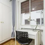 Rent a room of 215 m² in Madrid