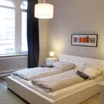 Miete 3 Schlafzimmer wohnung von 55 m² in Frankfurt