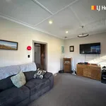 Rent 3 bedroom apartment in Christchurch