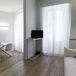 Rent 1 bedroom apartment of 74 m² in milan