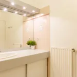 Rent 4 bedroom apartment in Paris