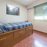 Rent a room of 120 m² in valencia