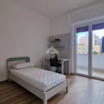 Affitto 6 camera appartamento di 147 m² in Latina