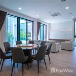 Rent 4 bedroom house of 421 m² in Bangkok