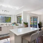 Rent 2 bedroom apartment in Broadbeach